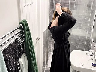 어머나!!! 에어 비앤비 아파트에 숨겨진 캠은 샤워와 자위
