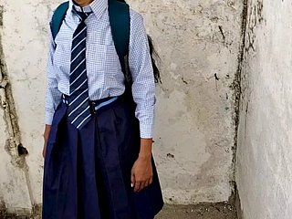 Eerste keer seks met een Indiaas schoolmeisje uit een dorp - Virale MMS