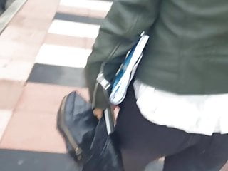 射精对性感的女孩在公共2