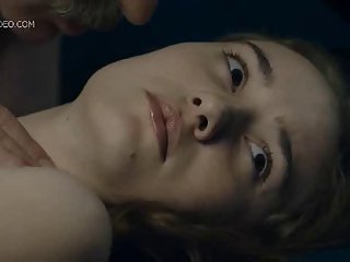 Sławy Deborah Francois idzie zaczepiając